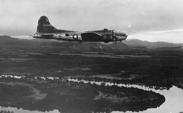 B-17E_over_Panama_Canal